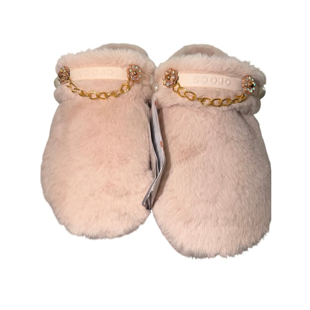 light pink Crocs unfurgettable with jibitz